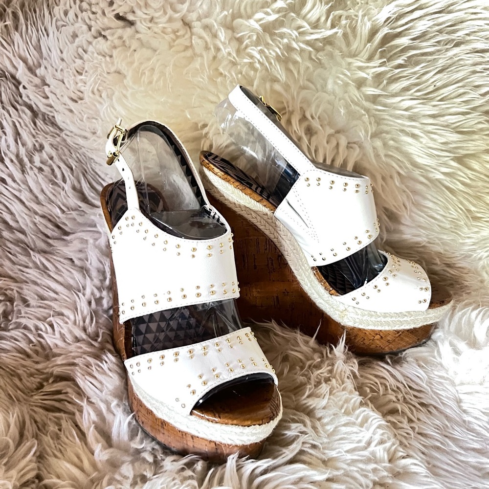 Jessica Simpson Geno White Wedge